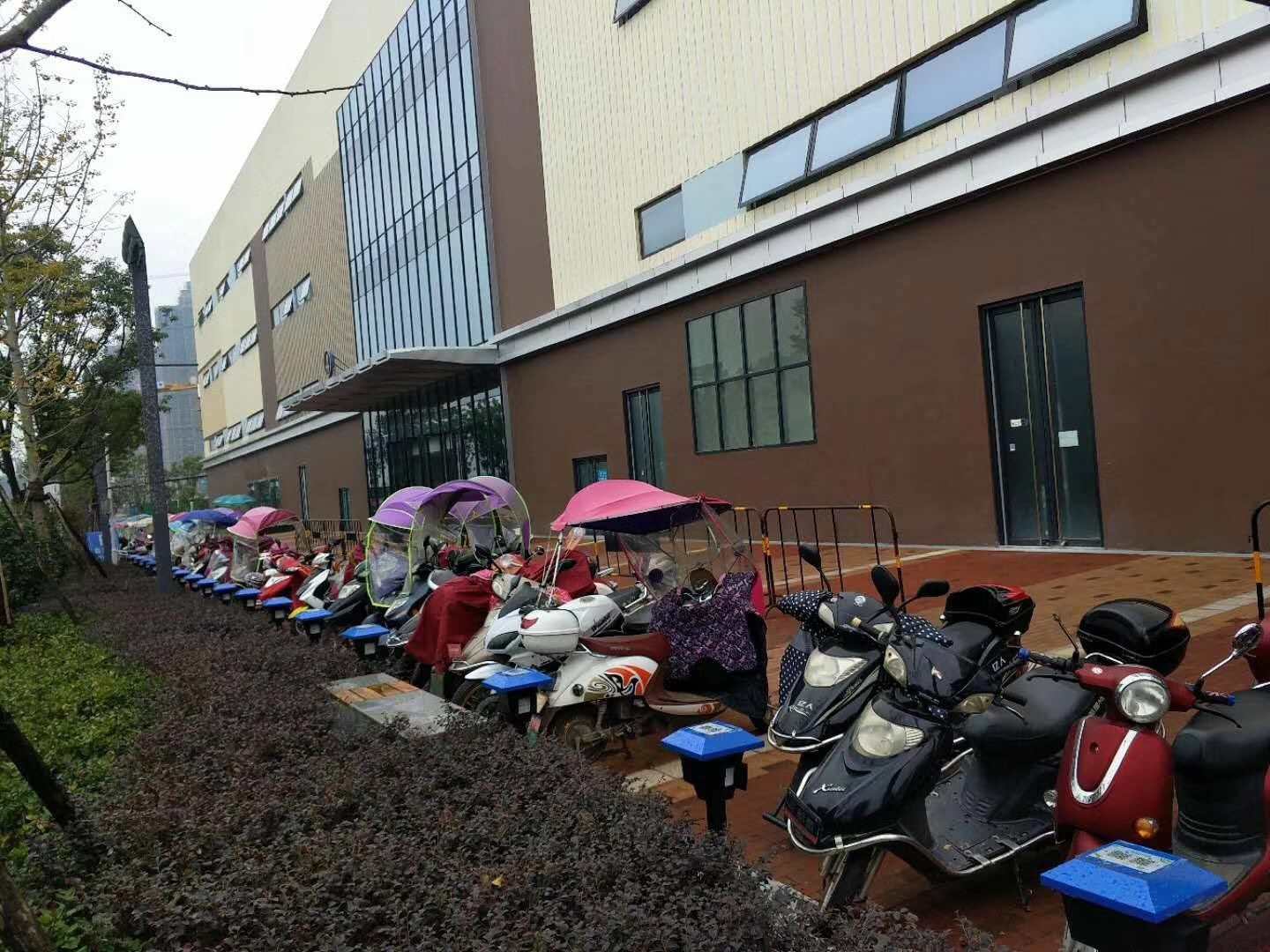 共享充电室外充电展示效果图