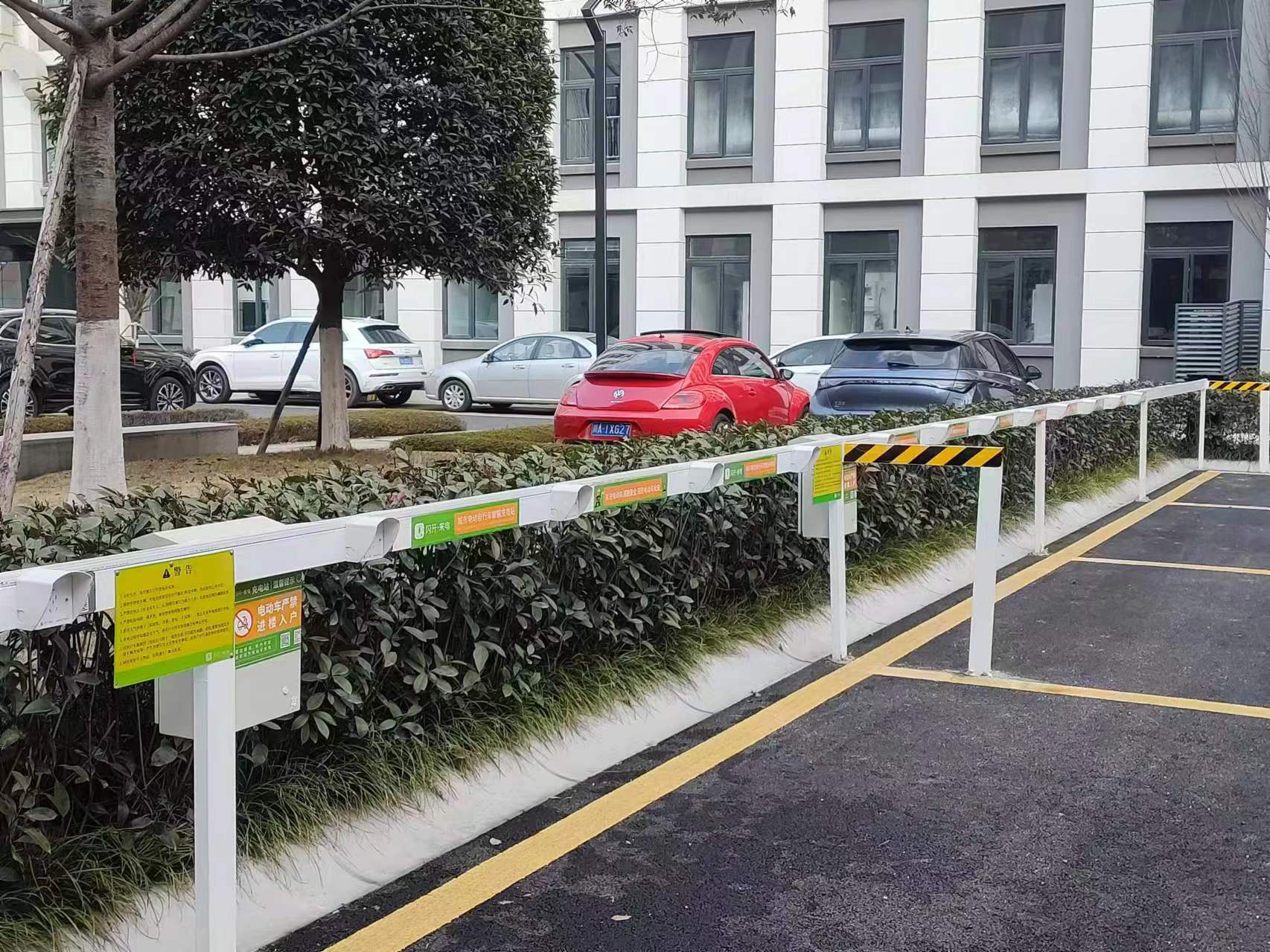 联东U谷成都医药产业园室外露天电瓶车充电效果图